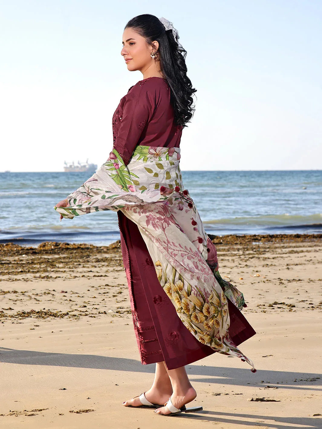 Izel | Saahil Signature Lawn 24 | LALEEN - Aqsa Fabrics
