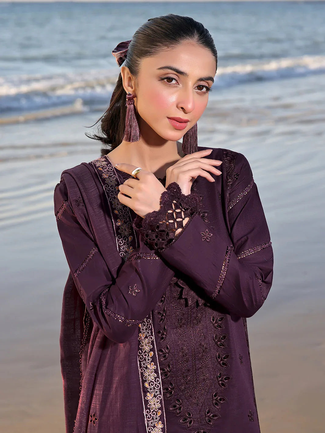 Izel | Saahil Signature Lawn 24 | CAIA - Aqsa Fabrics