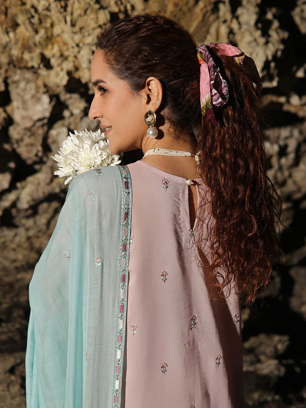 Izel | Saahil Signature Lawn 24 | SOFFIO - Aqsa Fabrics