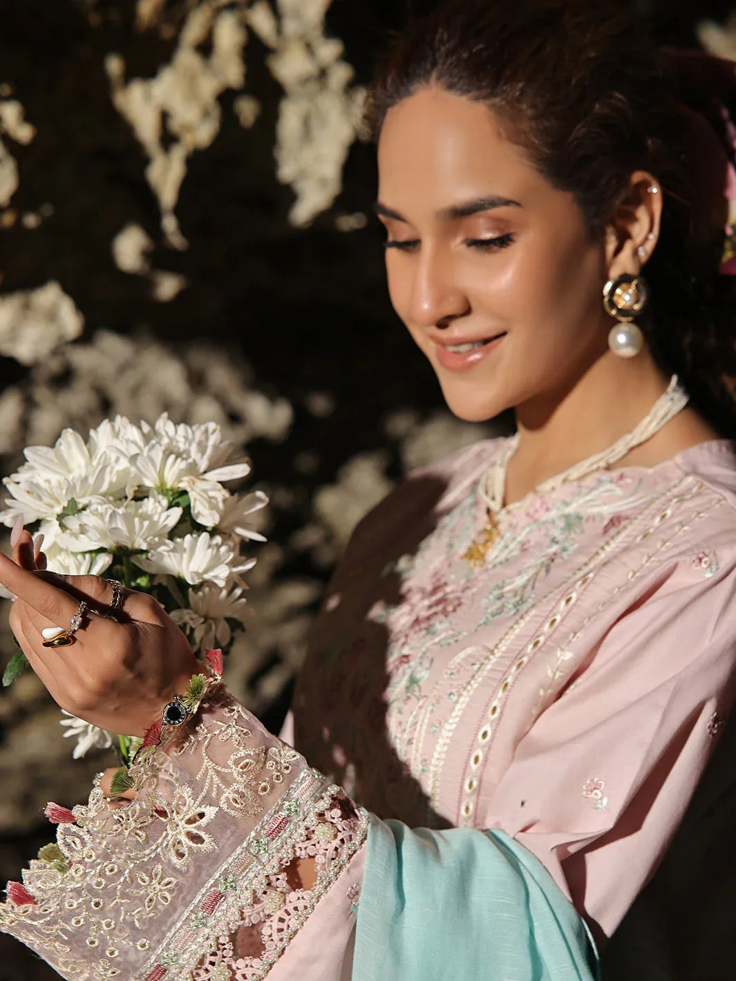 Izel | Saahil Signature Lawn 24 | SOFFIO - Aqsa Fabrics