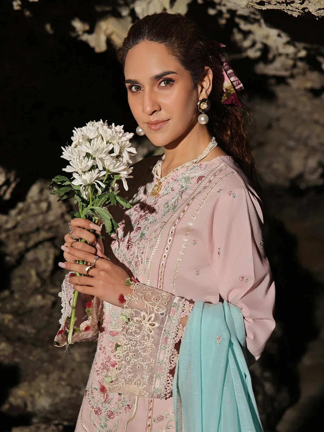Izel | Saahil Signature Lawn 24 | SOFFIO - Aqsa Fabrics