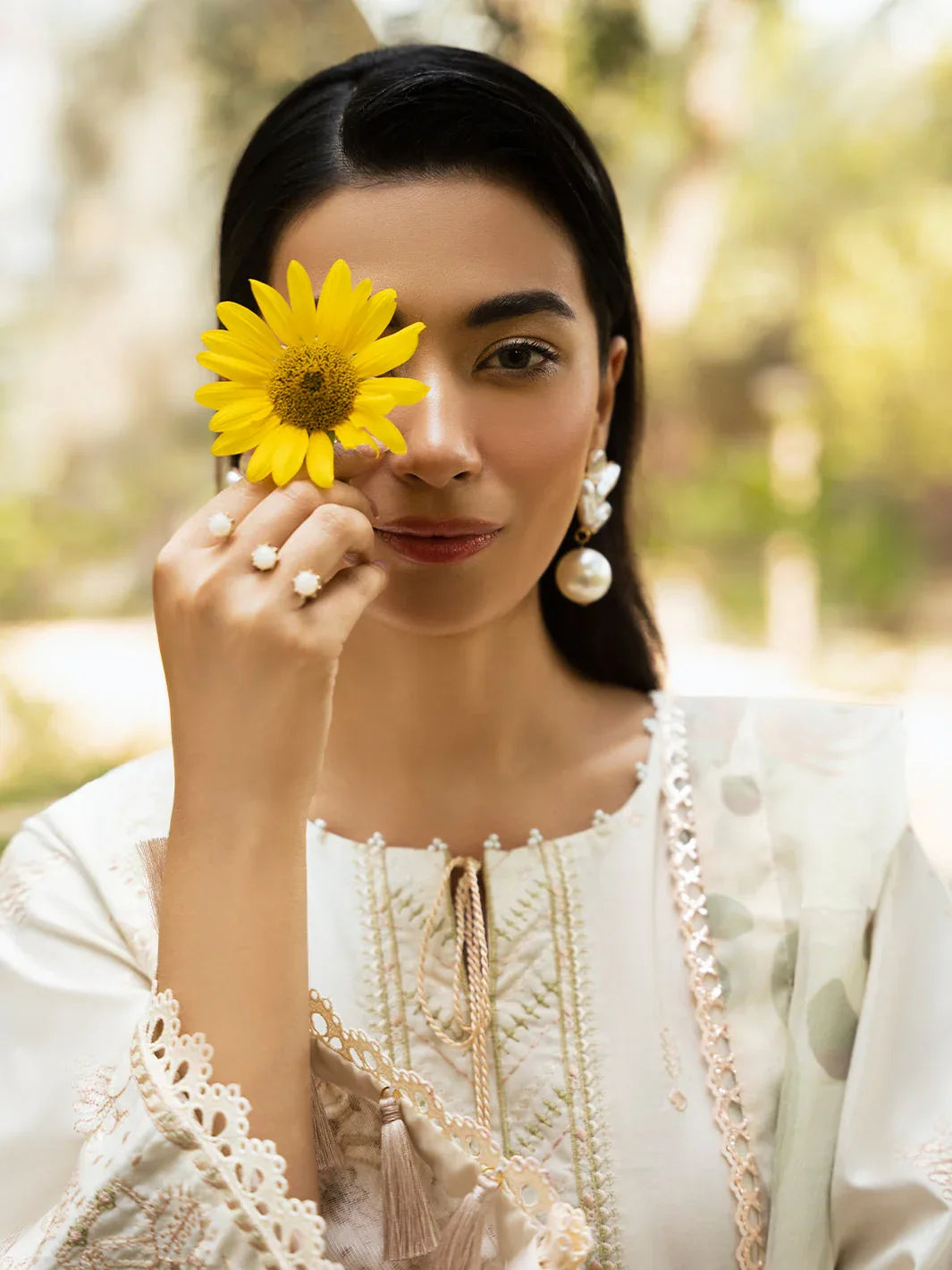 Izel | Dastak Luxury Lawn | MAAHAY - Aqsa Fabrics