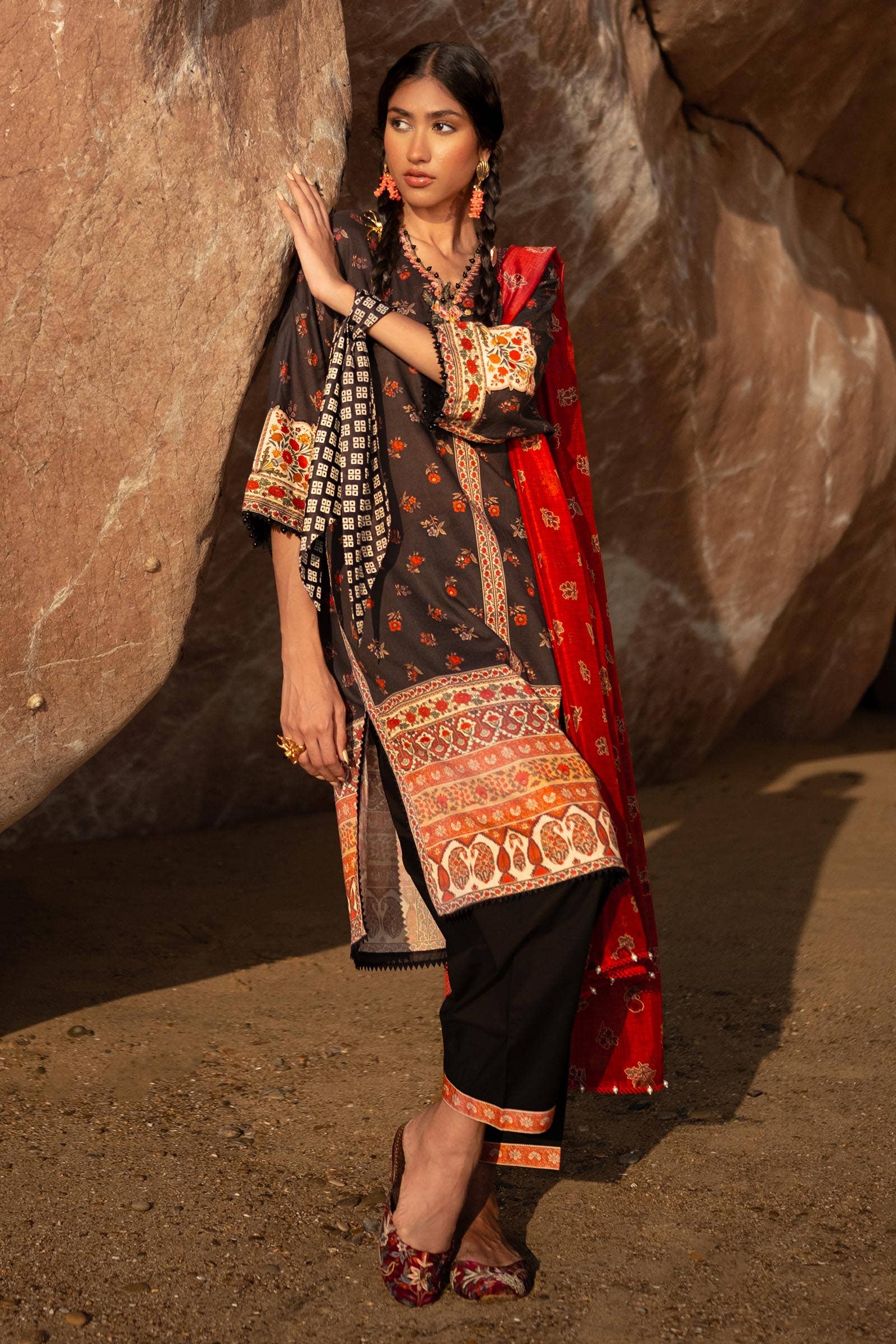 Sana Safinaz | Mahay Spring 24 | H241-017A-2BK - Aqsa Fabrics