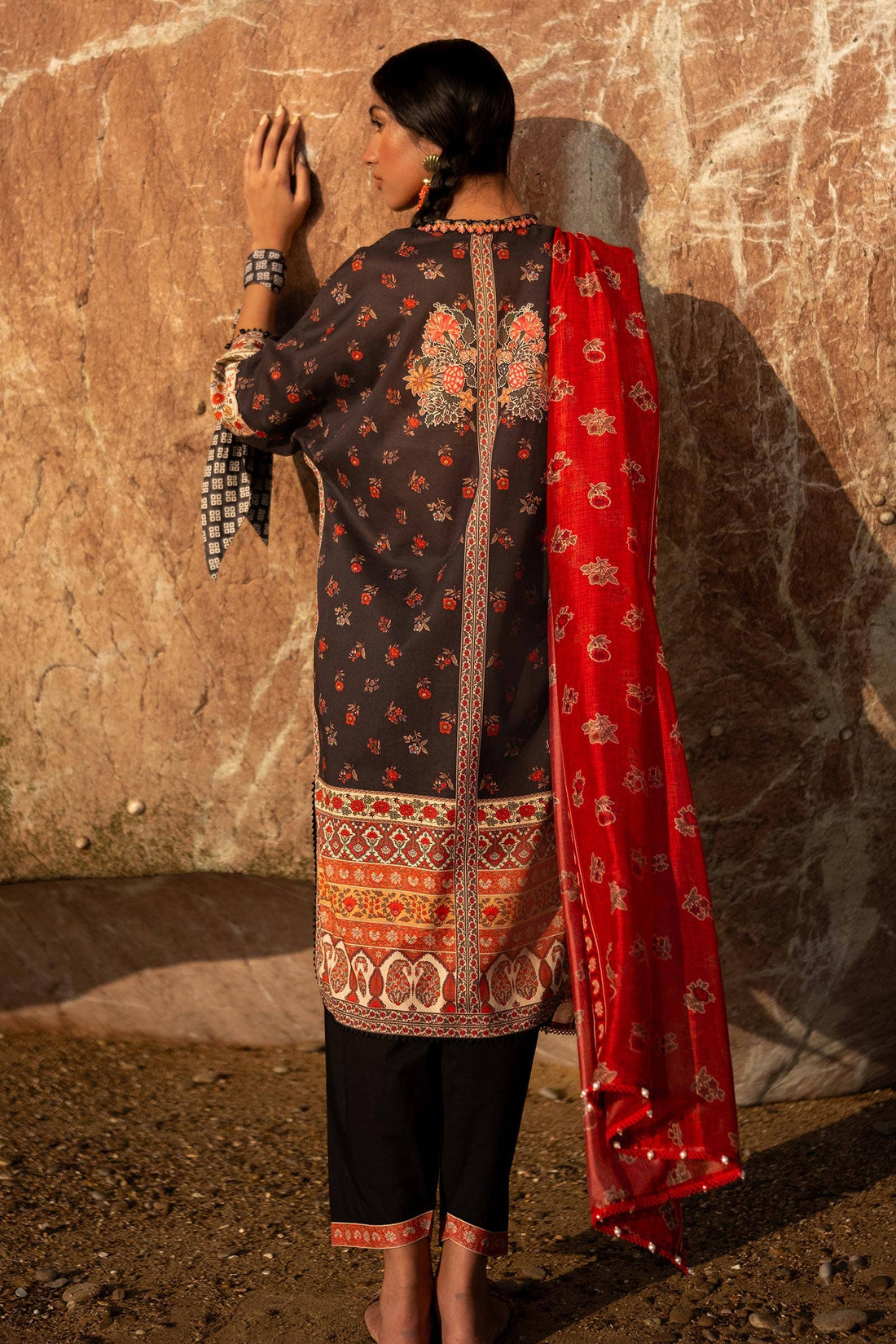 Sana Safinaz | Mahay Spring 24 | H241-017A-2BK - Aqsa Fabrics