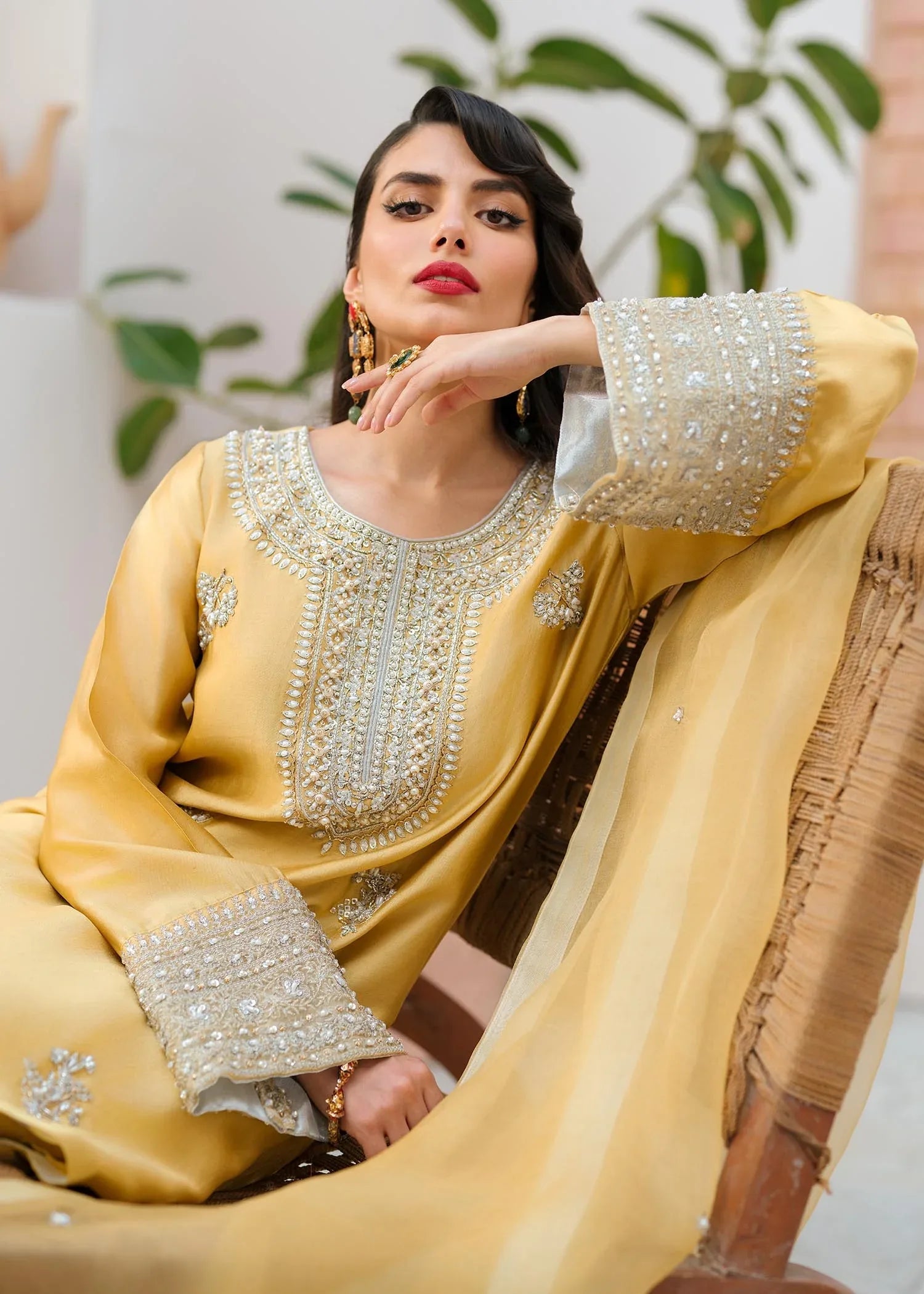 Mahum Asad | Raising The Bar | Bombshell - Aqsa Fabrics