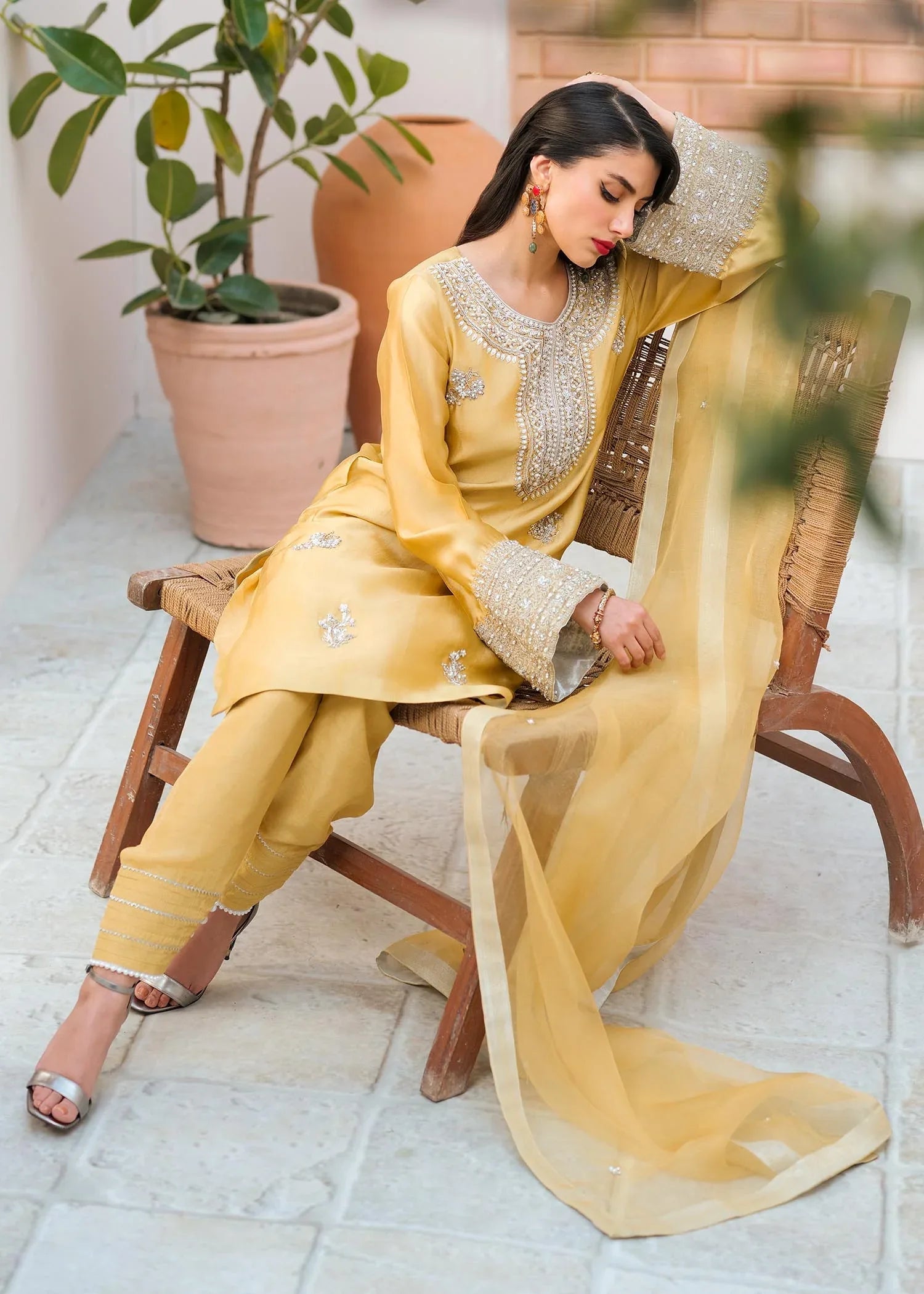 Mahum Asad | Raising The Bar | Bombshell - Aqsa Fabrics