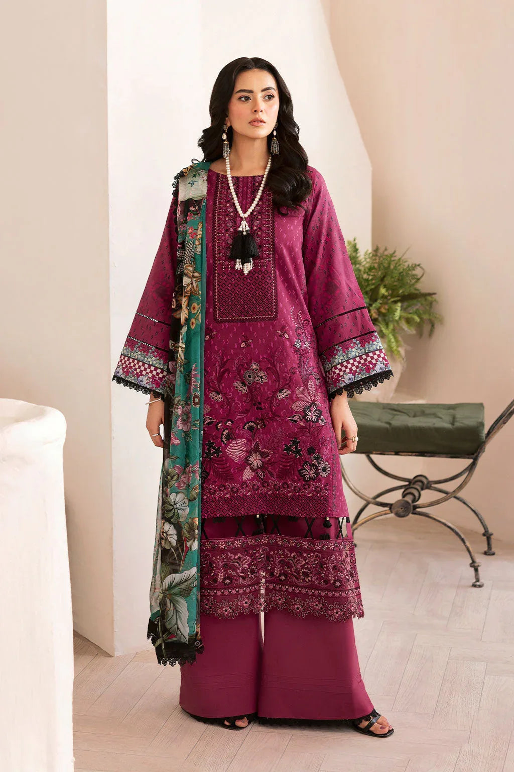 Ramsha | Mashaal Luxury Lawn |  L-1402 - Aqsa Fabrics