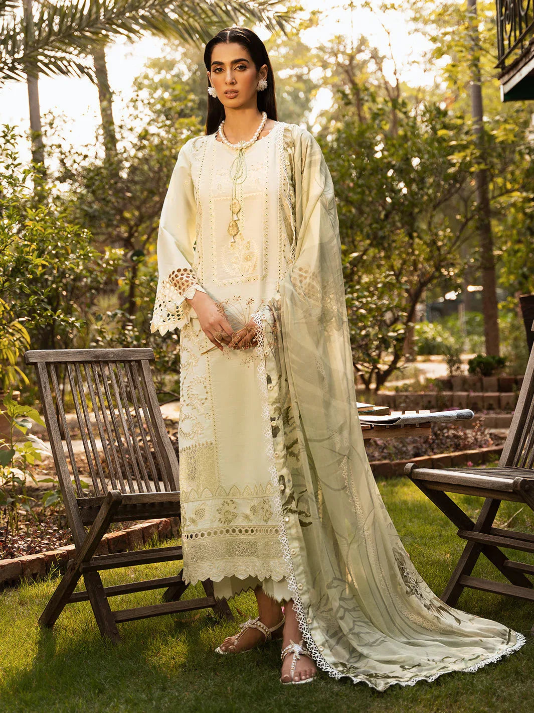 Izel | Dastak Luxury Lawn | SIRAA - Aqsa Fabrics