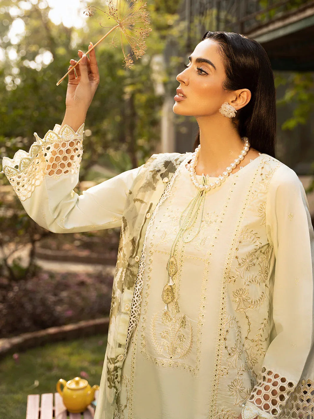 Izel | Dastak Luxury Lawn | SIRAA - Aqsa Fabrics