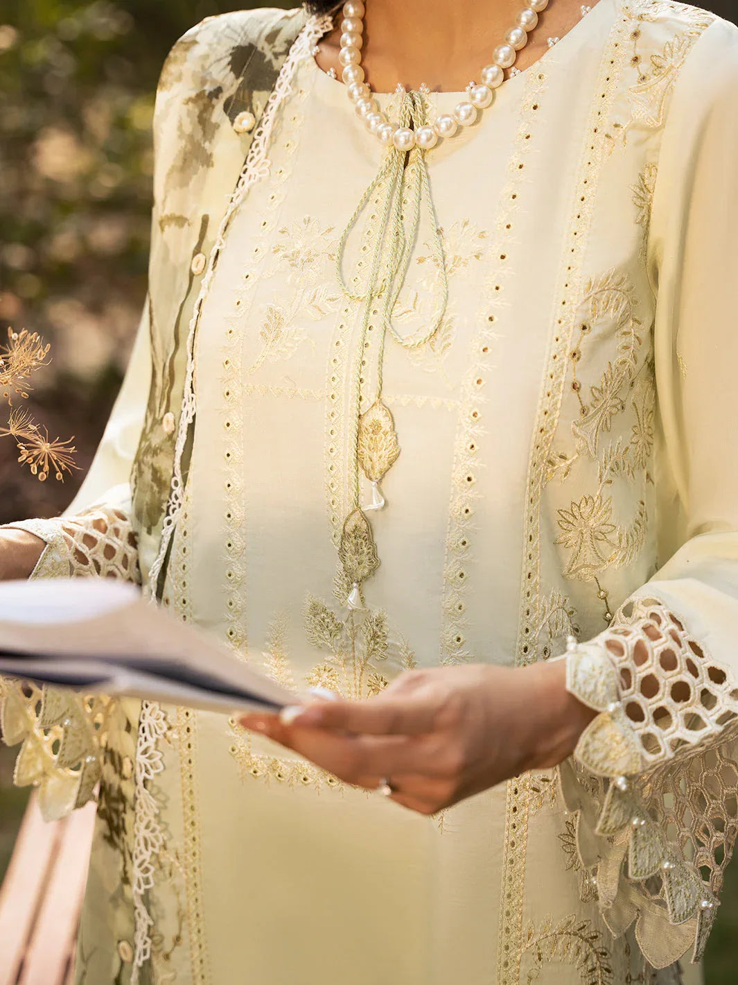 Izel | Dastak Luxury Lawn | SIRAA - Aqsa Fabrics