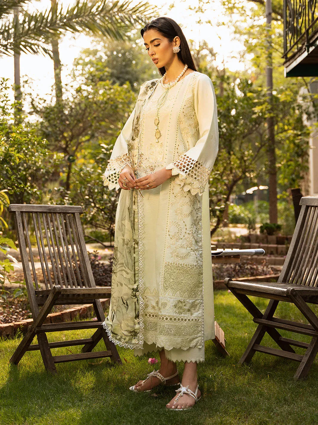 Izel | Dastak Luxury Lawn | SIRAA - Aqsa Fabrics