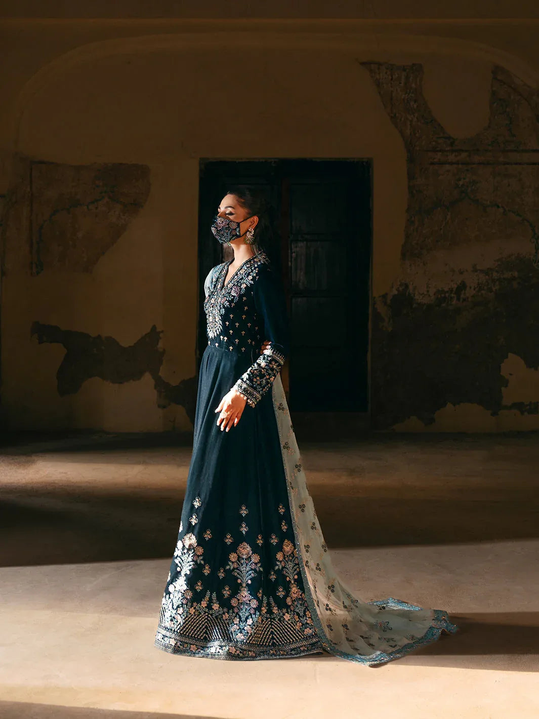 Flossie | Siara Velvet Formals | V-101 - Aqsa Fabrics