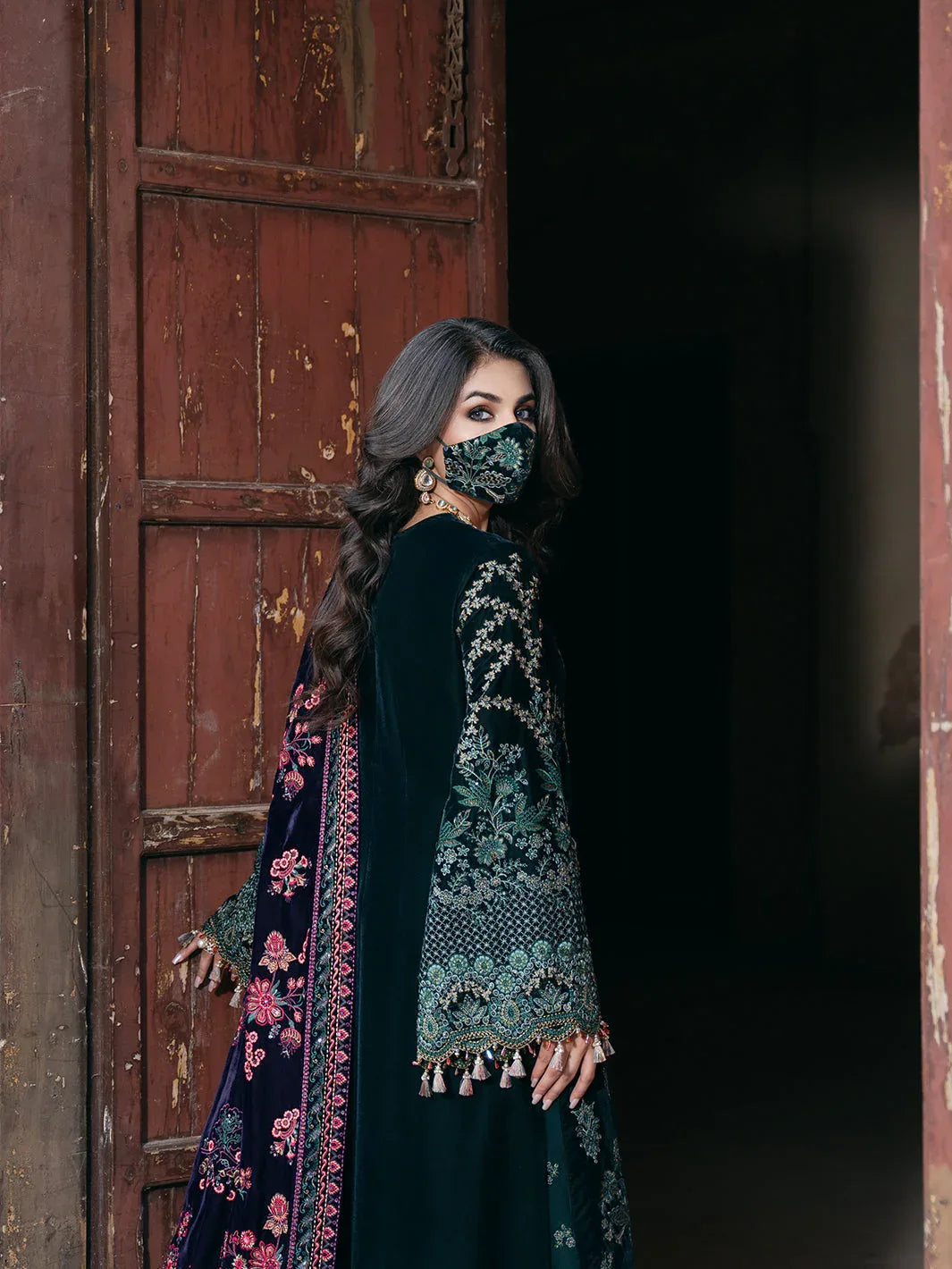 Flossie | Siara Velvet Formals | V-102 - A - Aqsa Fabrics