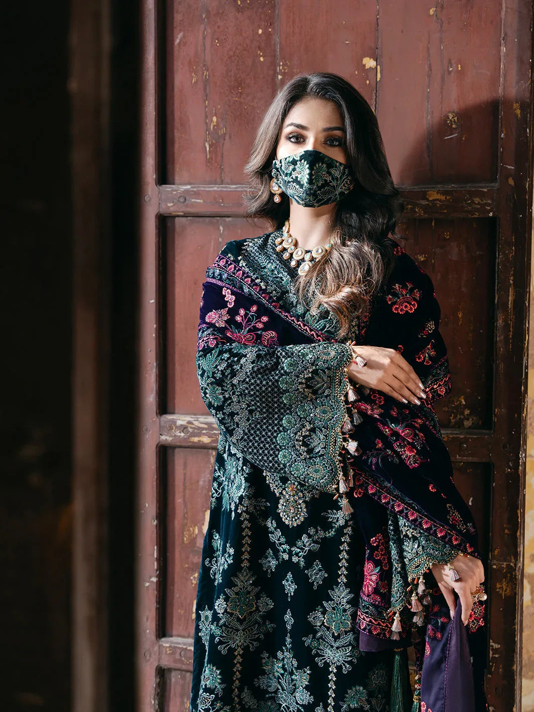 Flossie | Siara Velvet Formals | V-102 - A - Aqsa Fabrics