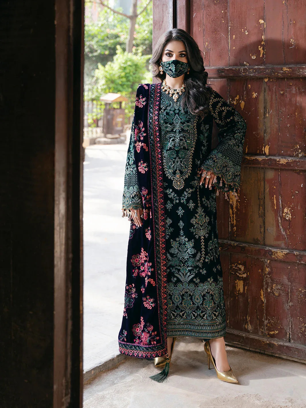 Flossie | Siara Velvet Formals | V-102 - A - Aqsa Fabrics
