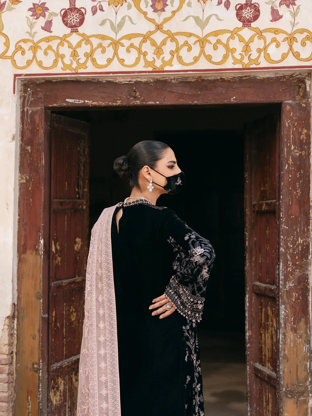 Flossie | Siara Velvet Formals | V-103 - A - Aqsa Fabrics