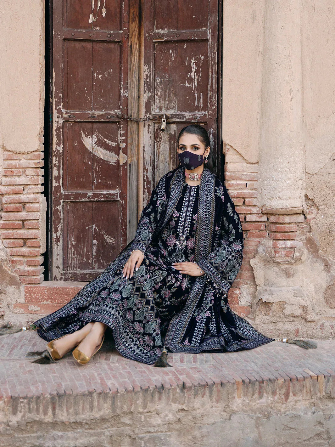 Flossie | Siara Velvet Formals | V-104 - A - Aqsa Fabrics
