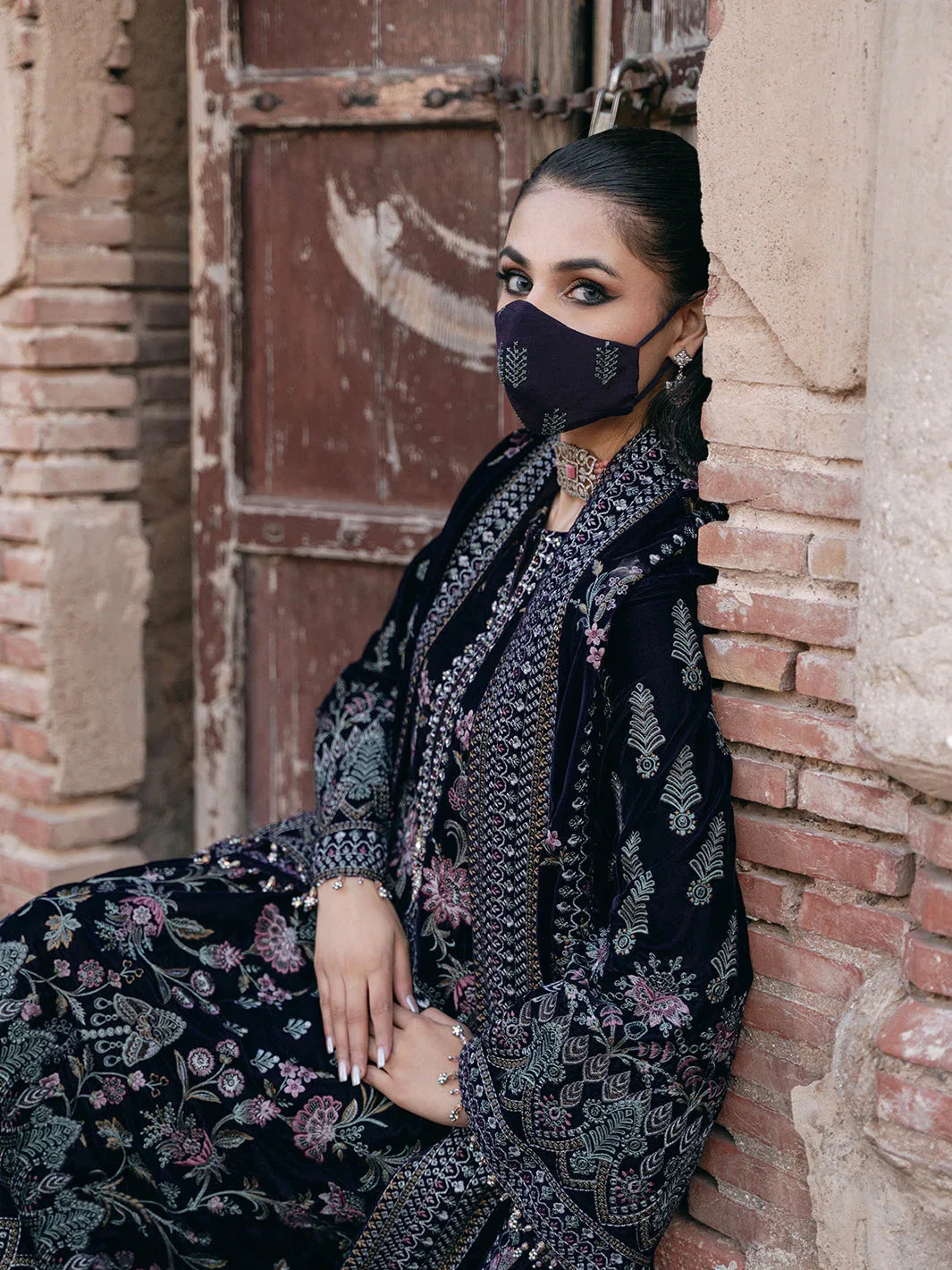 Flossie | Siara Velvet Formals | V-104 - A - Aqsa Fabrics