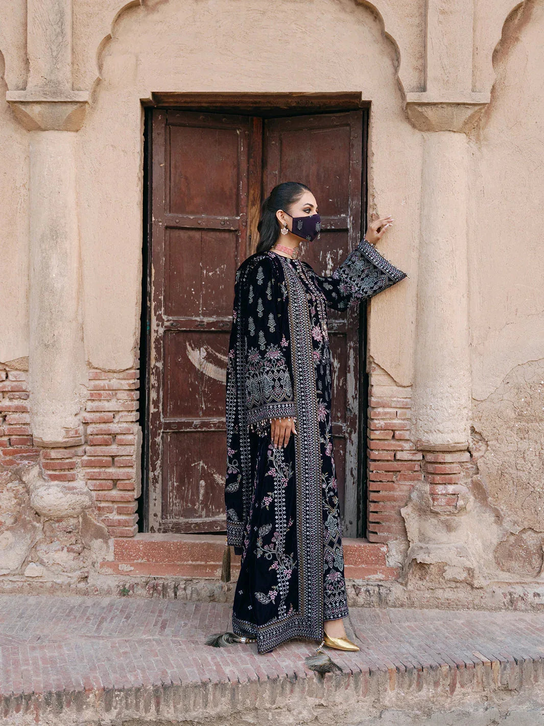 Flossie | Siara Velvet Formals | V-104 - A - Aqsa Fabrics