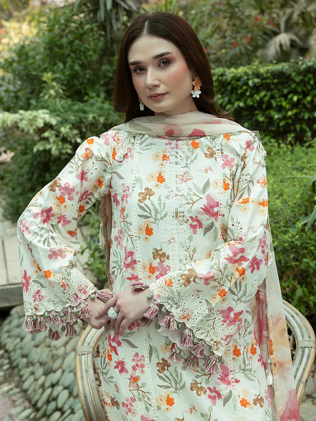 Izel | Oh Spring Lawn 25 | WISTERIA - Aqsa Fabrics