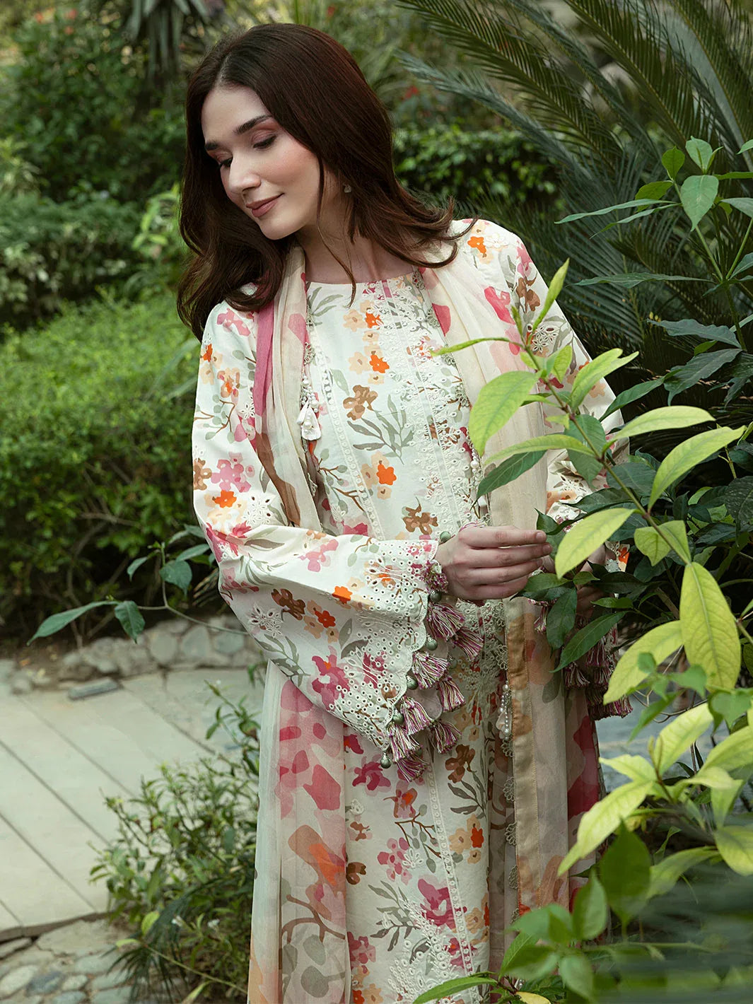 Izel | Oh Spring Lawn 25 | WISTERIA - Aqsa Fabrics