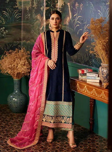 Zainab Chottani | Luxury Velvet Collection 23 | Amira - Aqsa Fabrics
