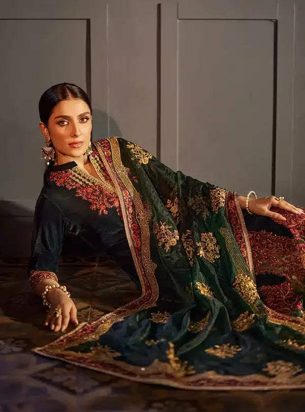 Zainab Chottani | Luxury Velvet Collection 23 | Zelena - Aqsa Fabrics